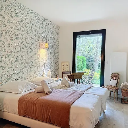 Apartment Garden's Yourhosthelper Deauville